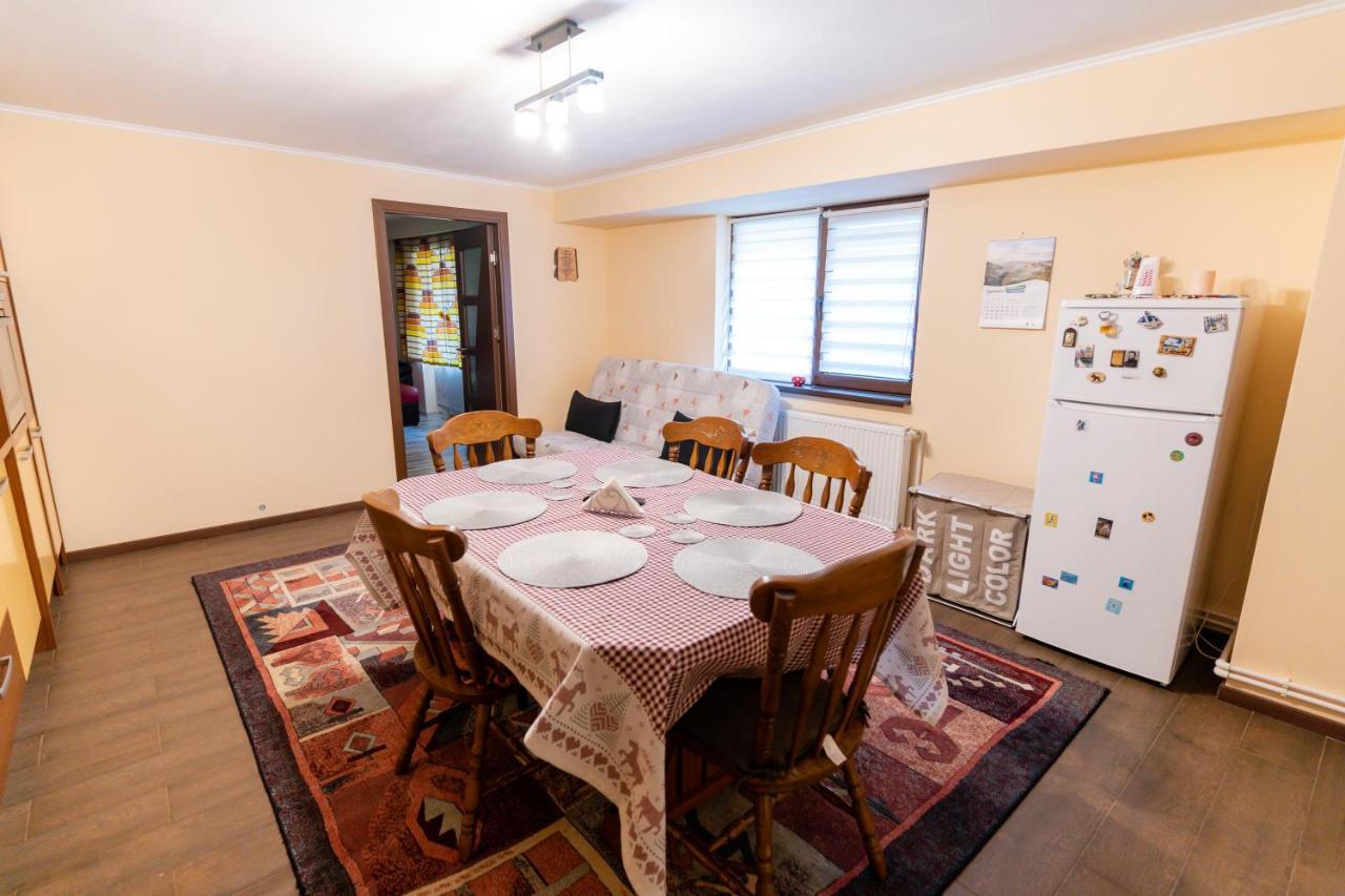 Mario'S Cozy Apartment Rîşnov エクステリア 写真